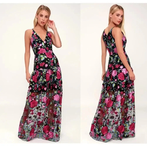 Dress the Population Dresses & Skirts - Dress The Population Size Small Aurora Floral Midi Embroidered dress